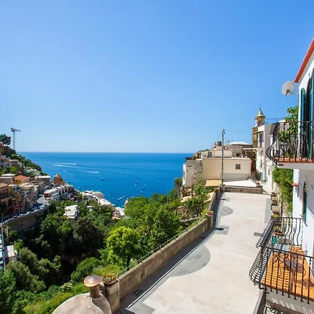 Πανσιόν Estate4home - Medusa 4*