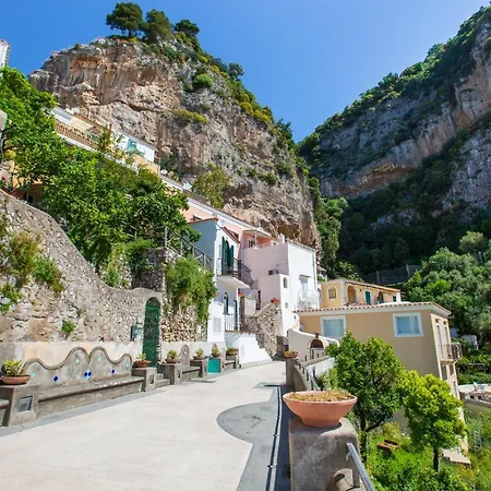 Πανσιόν Estate4home - Medusa 4*