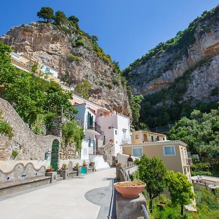 Πανσιόν Estate4home - Medusa 4*