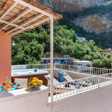 Estate4home - Medusa Vendégház