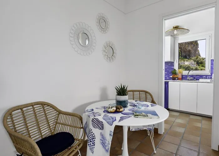 Гостьовий будинок Estate4home - Medusa 4*