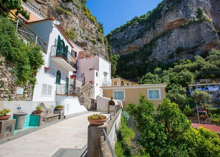 Estate4home - Medusa Affittacamere 4*