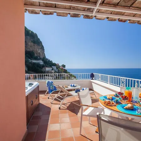 Estate4home - Medusa 게스트하우스