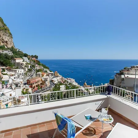 Estate4home - Medusa 게스트하우스